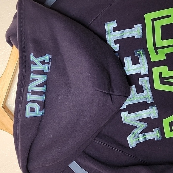 NFL PINK Seattle Seahawks Meet Me In The Endzone 5th & Ocean Hoodie - Picture 5 of 7
